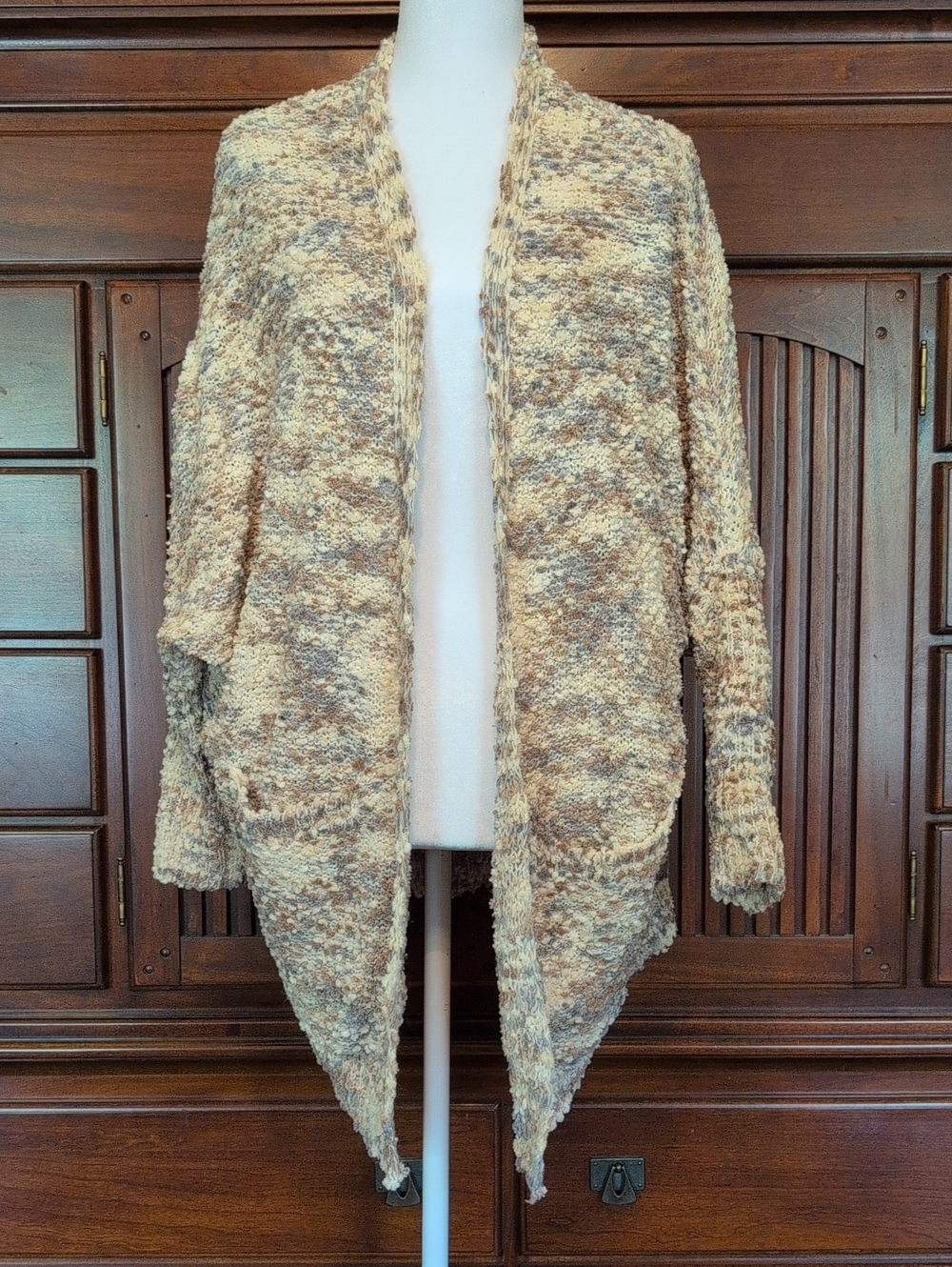 Open-Front Bouclé Cardigan in Cream and Light Brown